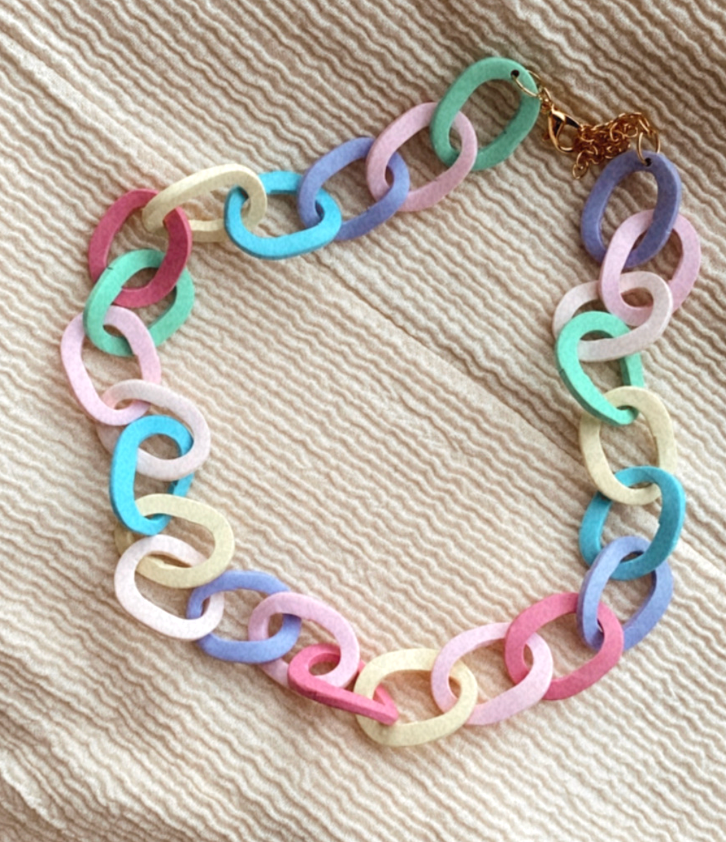 Gargantilla de arcilla