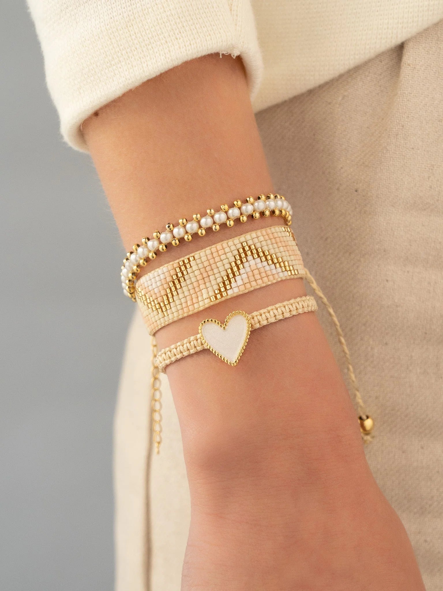 Conjunto de 3 pulseras y pendientes de Miyuki y tejido