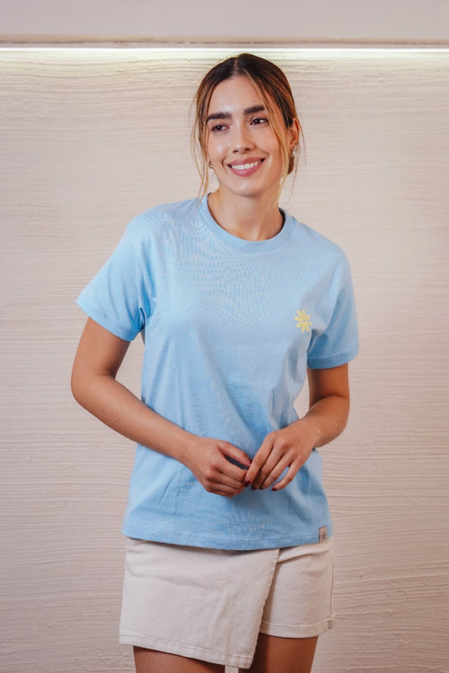 Cada camiseta Bloom Daisy