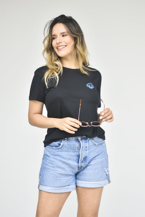 Camiseta básica Uva - Negra